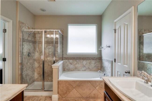 Building Photo - 14512 Broadwinged Hawk Dr