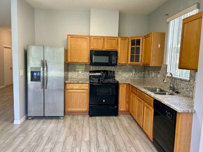 Building Photo - 10303 Beneva Dr