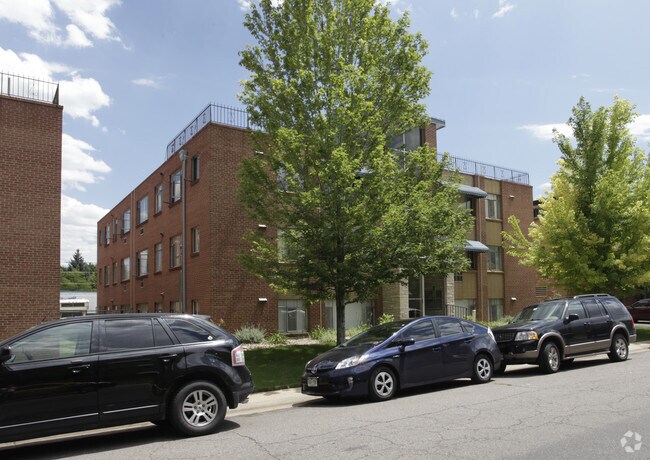 Building Photo - Admiral Apartments