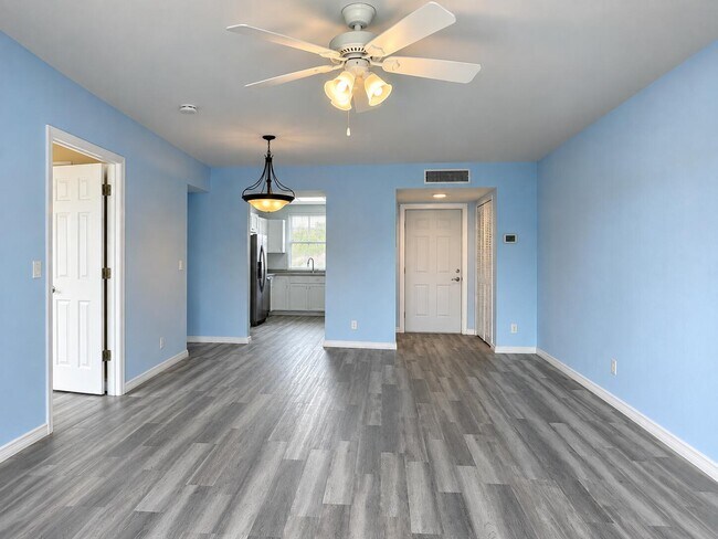 Building Photo - 9 Willowbrook Ln