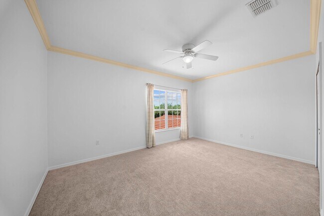 Building Photo - Nicely updated 3-bedroom, 2-bath upper-floor condo in Fort Myers