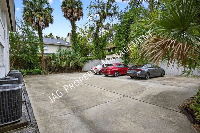 Building Photo - 2761 St Johns Ave