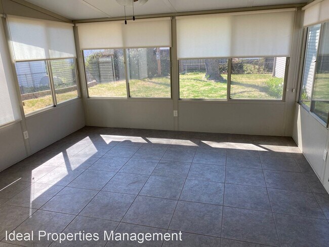 Building Photo - 3 br, 2.5 bath House - 45 Friars