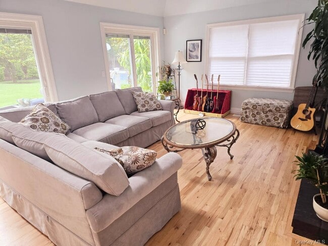 Building Photo - 3 Bennett Dr