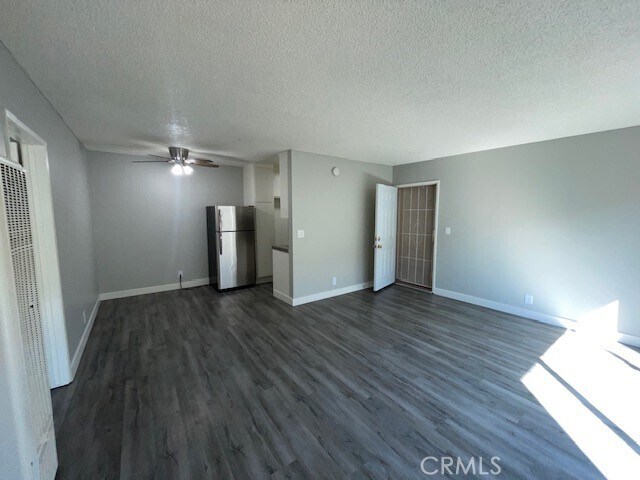 Building Photo - 13717 Chadron Ave