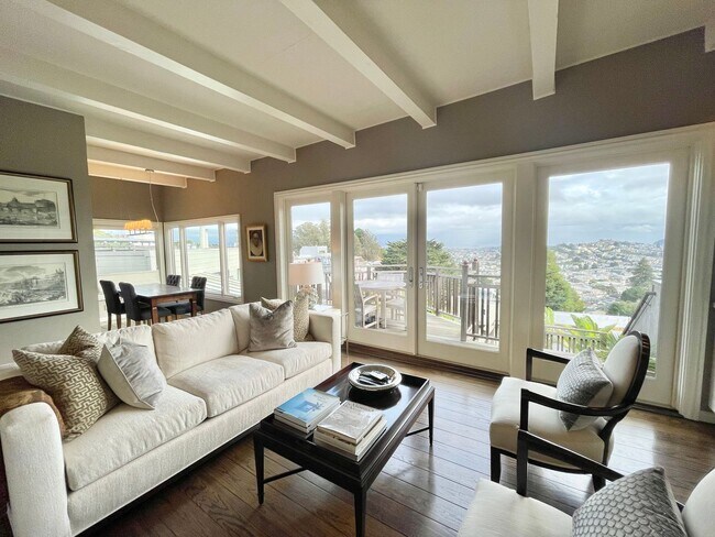 Building Photo - 3BR/2.5BA INCOMPARABLE Views!!! Prime Corona Heights Residence! 2 car parking and laundry! PROGRE...