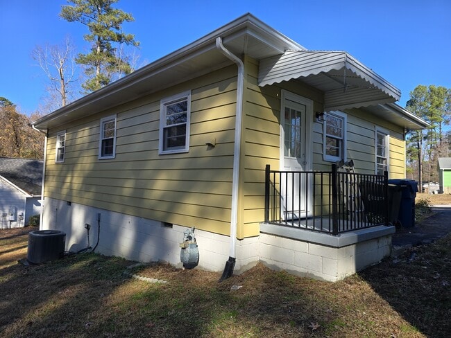 Building Photo - 514 Homeland Ave