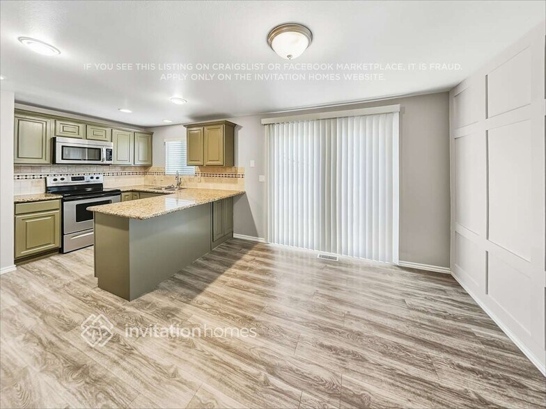 Building Photo - 2611 Castle Oaks Cir