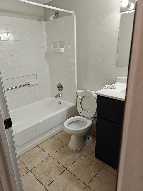 Building Photo - 2208 W Nichols Rd