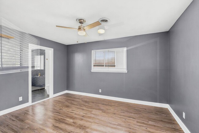 Building Photo - Modern Open Floor Plan