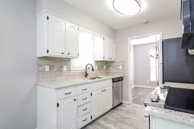 Building Photo - Cozy 3 Bedroom Home in Grandview, MO