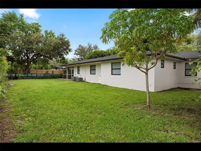 Building Photo - 5191 SW 67th Ave