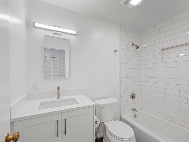 Building Photo - 18 Concord Greene