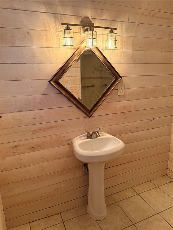 Building Photo - 1351 Old Johnson Ferry Rd NE