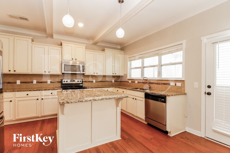 Building Photo - 308 Crossandra Ave