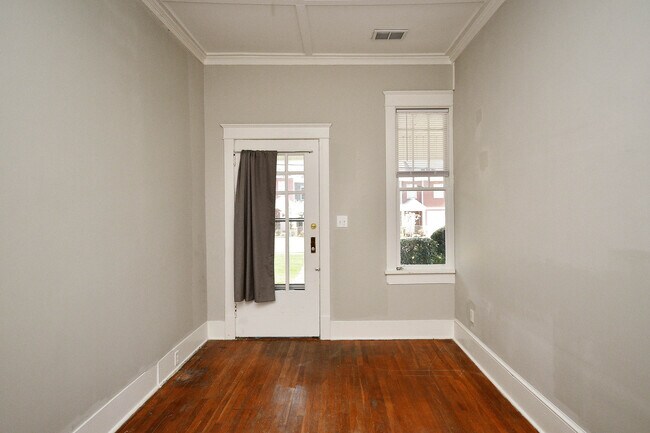 Building Photo - 152 Avant St
