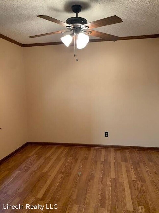 Building Photo - 3 br, 2 bath House - 4013 Danube Circle