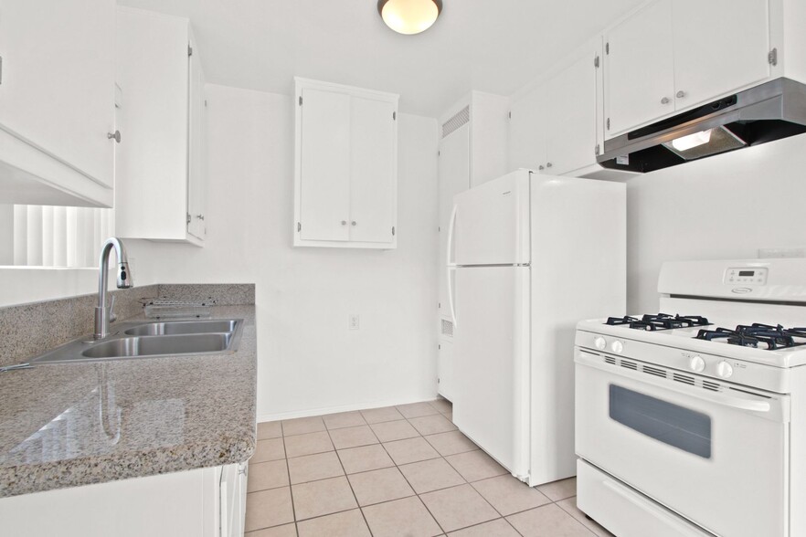Primary Photo - 1531 Harvard St