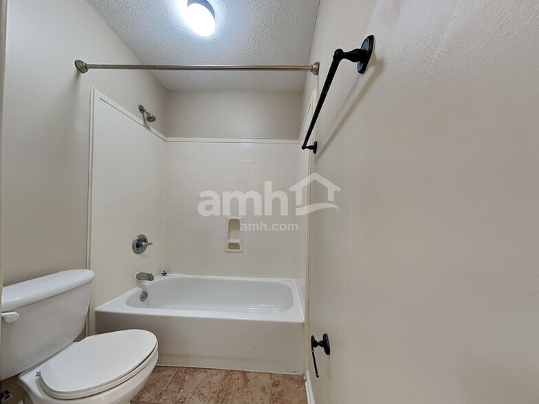 Building Photo - 7411 Appling Rain Dr