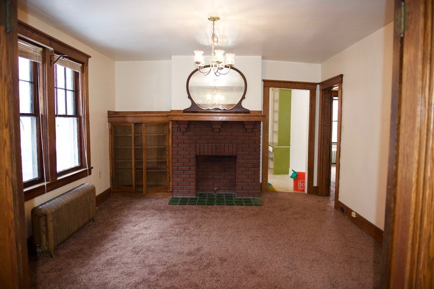 Building Photo - 9 Dinsmore Ave