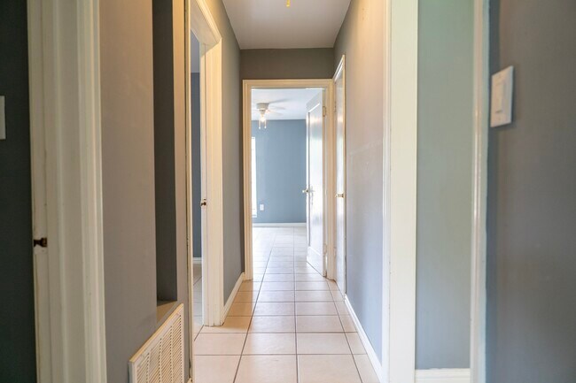 Building Photo - 12803 Segrest Dr