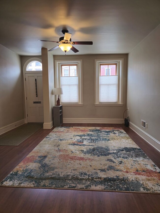 Building Photo - Downtown Carlisle Historic Townhouse for R...