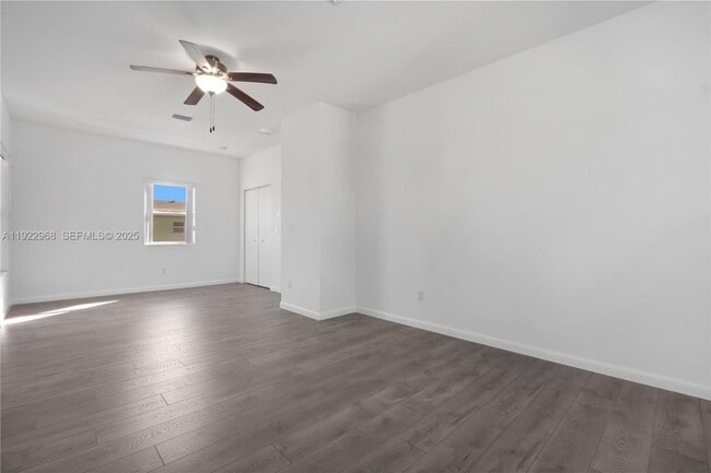 Building Photo - 5610 SW 43rd St