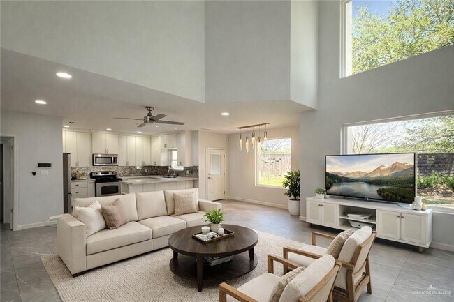 Building Photo - 7 Corales St