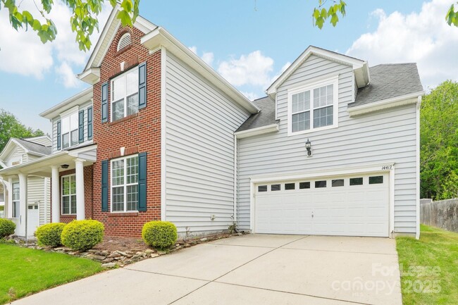 Building Photo - 14417 Laurel Tree Ln