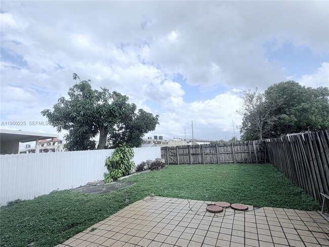 Building Photo - 5785 W 16th Ln