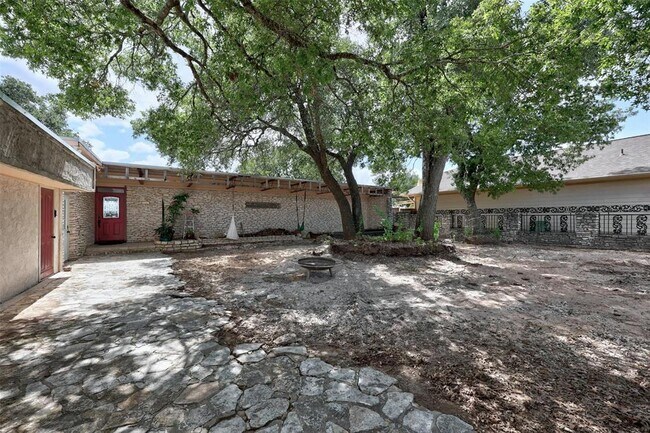 Building Photo - 8517 Grandview Dr