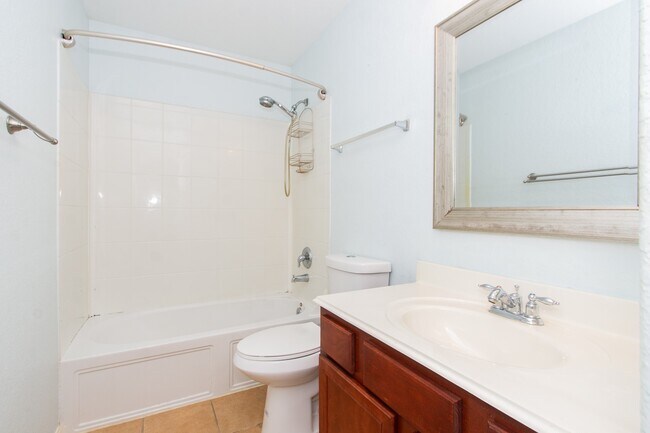 Building Photo - 9419 Silver Ridge Dr
