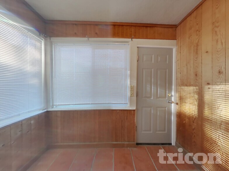 Building Photo - 342 Camellia Way