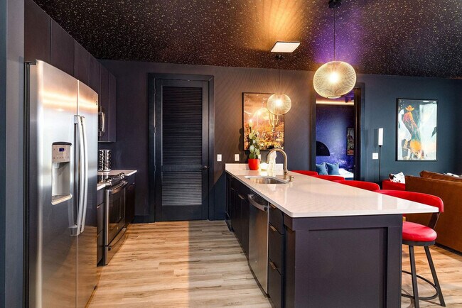 Building Photo - 245 Hermitage Ave