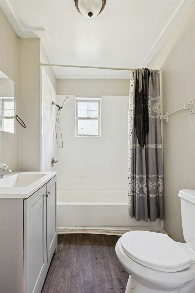 Building Photo - 111 Lazy Trail