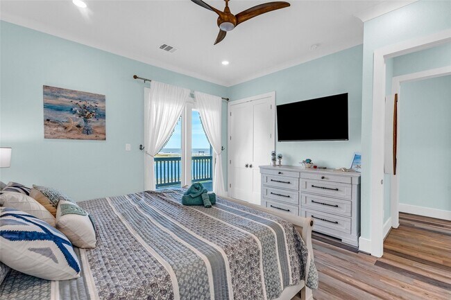 Building Photo - 312 Seagrass
