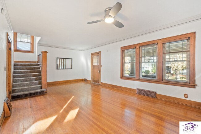 Building Photo - 350 N 41st St