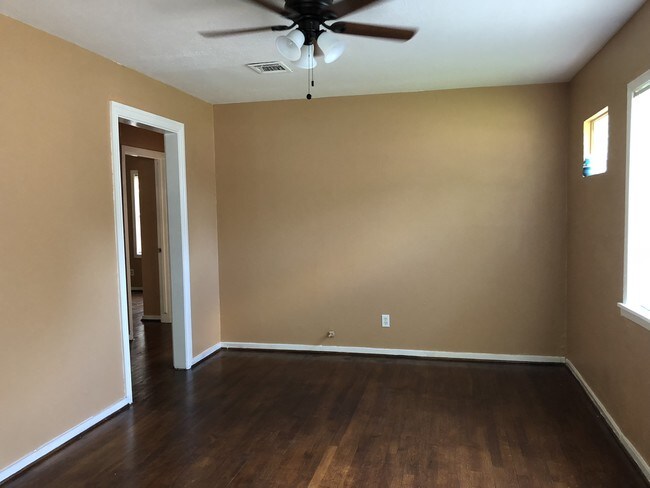 Building Photo - 4323 Groton Dr