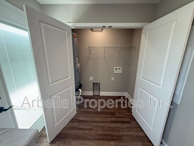 Building Photo - 127 Jess Corby Rd