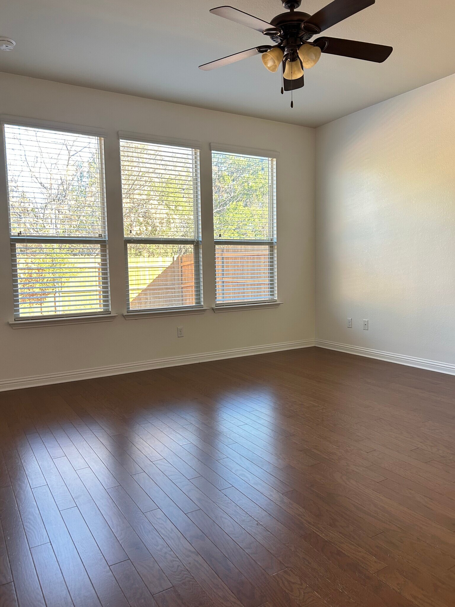 Building Photo - 10109 Aly May Dr