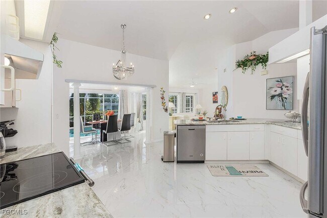 Building Photo - 2308 SE 27th St