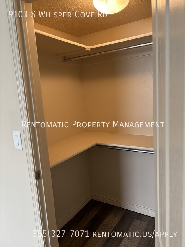 Building Photo - 9103 Whisper Cove Rd