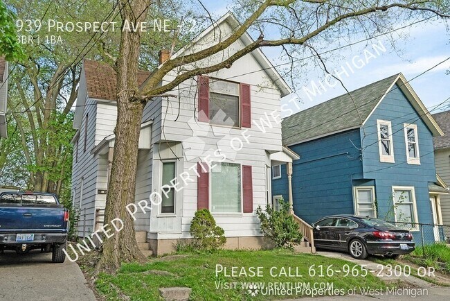 Building Photo - Available Now | 3 Bedroom, 1 Bath Upper Le...