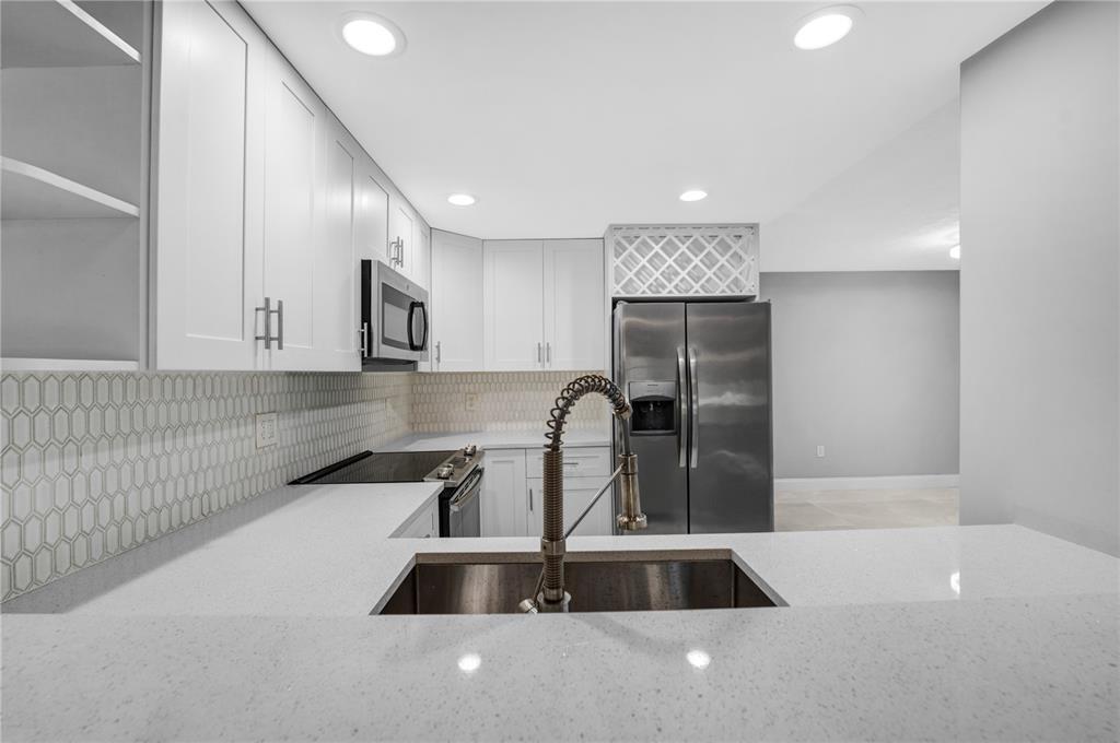 Building Photo - 7100 NW 17th St