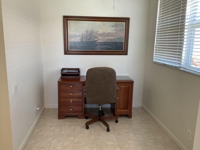 Building Photo - 364 Sunview Way