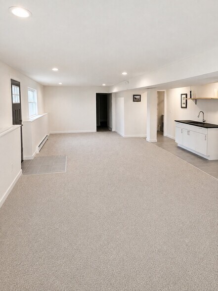 Building Photo - 320 Parkway Cir N