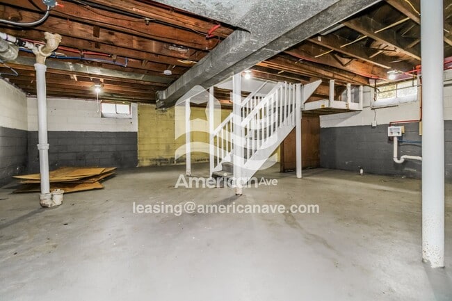 Building Photo - 5306 Chatsworth St
