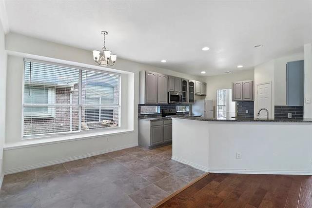 Building Photo - 1525 Dimmit Dr