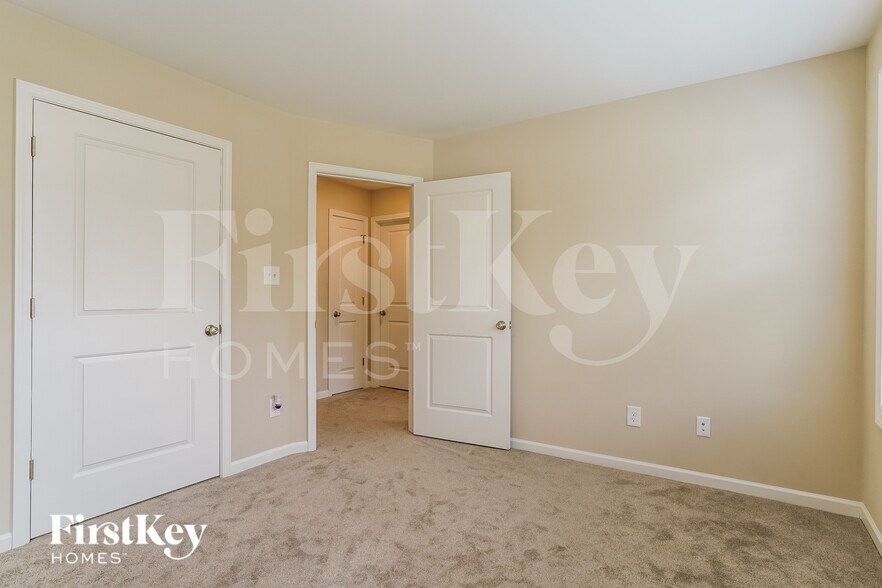 Building Photo - 90 Voyage Cir