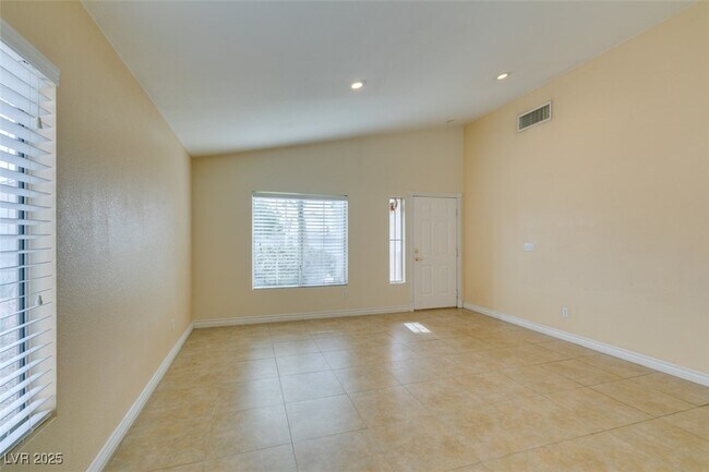 Building Photo - 744 Gritty Garnet Ave